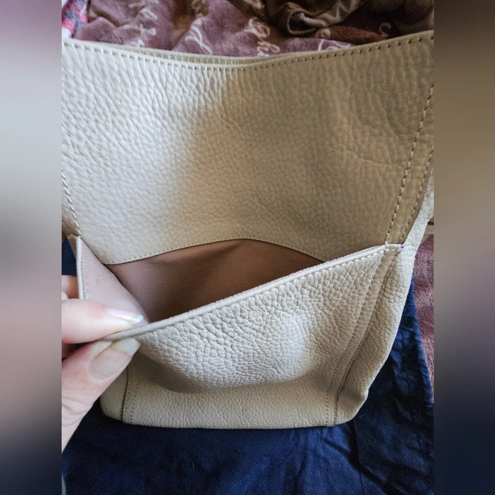 G.I.L.I Leather Purse